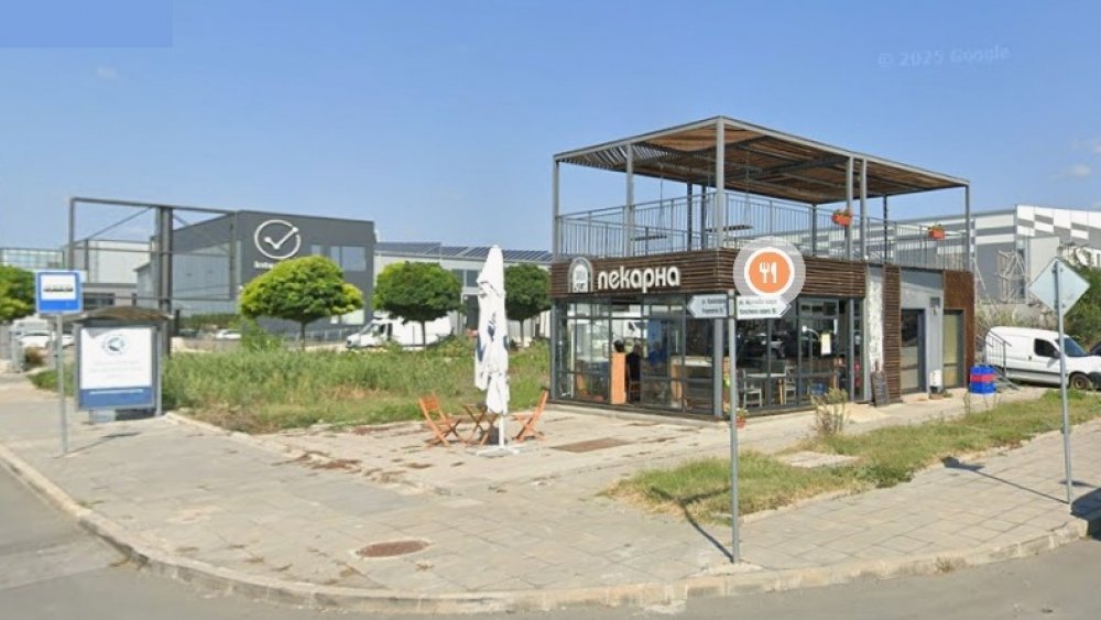 Заповед за спечелен търг с тайно наддаване, за срок от 3 /три/ години, наемане на Павилион с навес за търговия на кафе и закуски с площ 30 м2