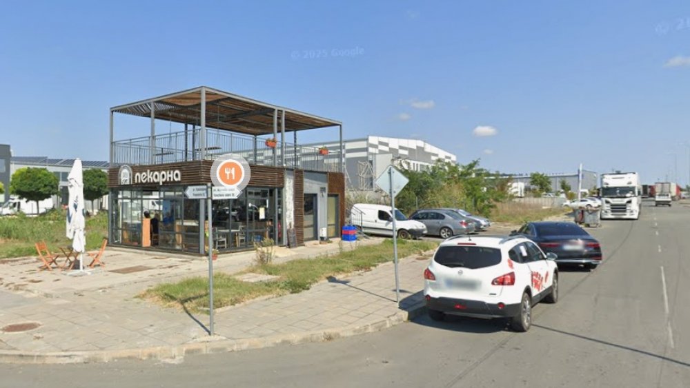 Процедура за провеждане на публичен търг с тайно наддаване, за срок от 3 /три/ години, на Павилион с навес за търговия на кафе и закуски с площ 30 м2